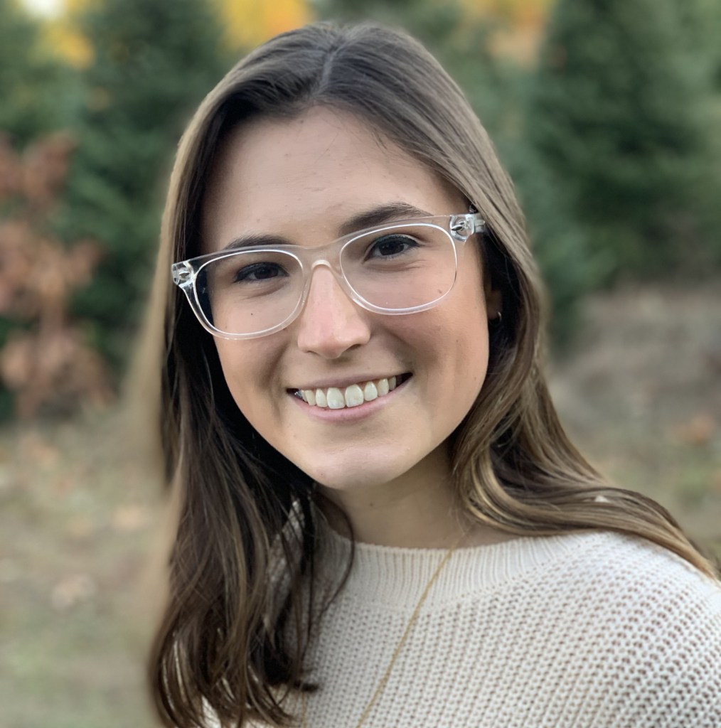 smile girl with glasses